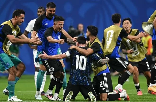 L'Argentine décrète le 15 juillet « Journée nationale des équipes de football » pour célébrer sa victoire en Coupe du Monde