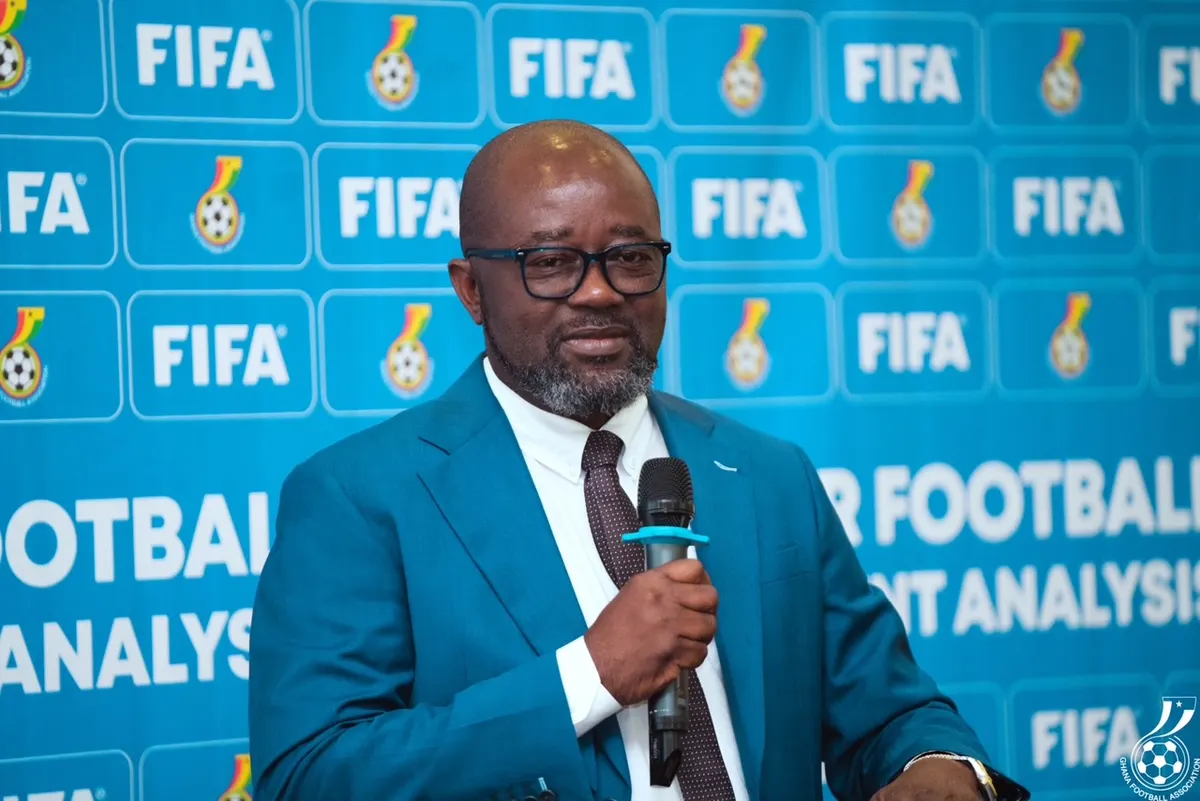 Simeon-Okraku lance à Accra le programme de la FIFA sur le football amateur