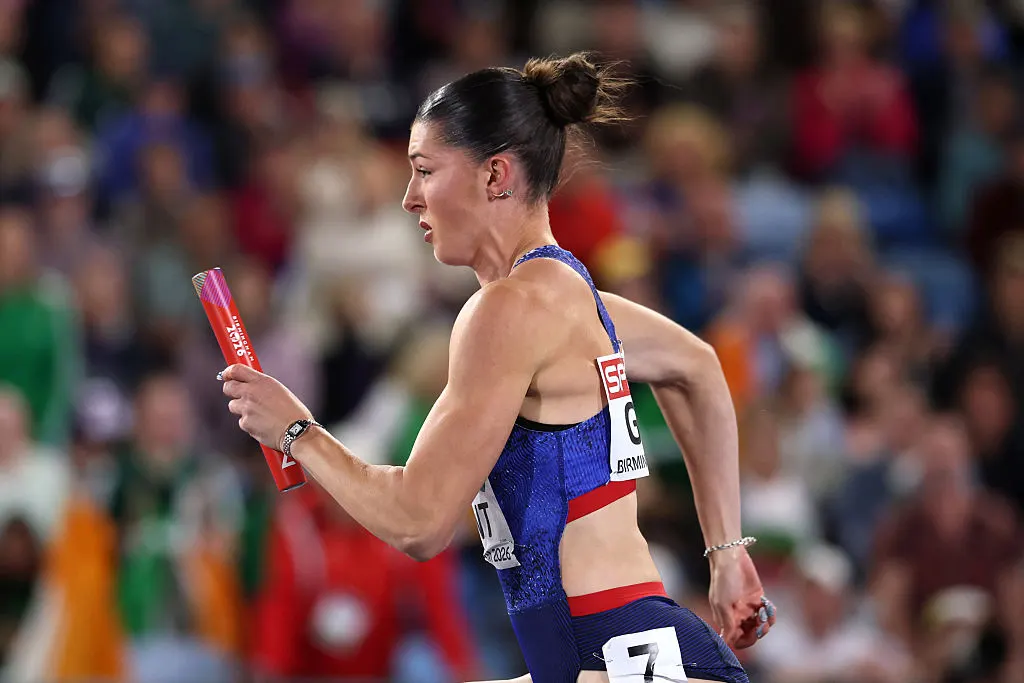 Amy Hunt en tête de la course à la Personnalité sportive de l’année de la BBC après sa moisson de quatre médailles d’or
