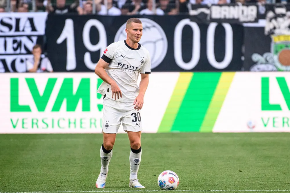 Leeds United proche de Nico Elvedi, en attente d'un remplaçant à Gladbach