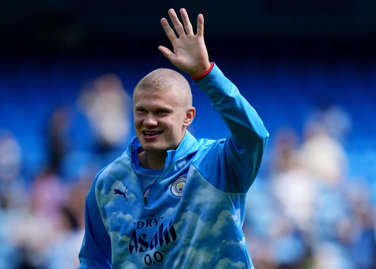 La nouvelle coupe de Haaland suscite des réactions après la victoire 2-1 en Premier League