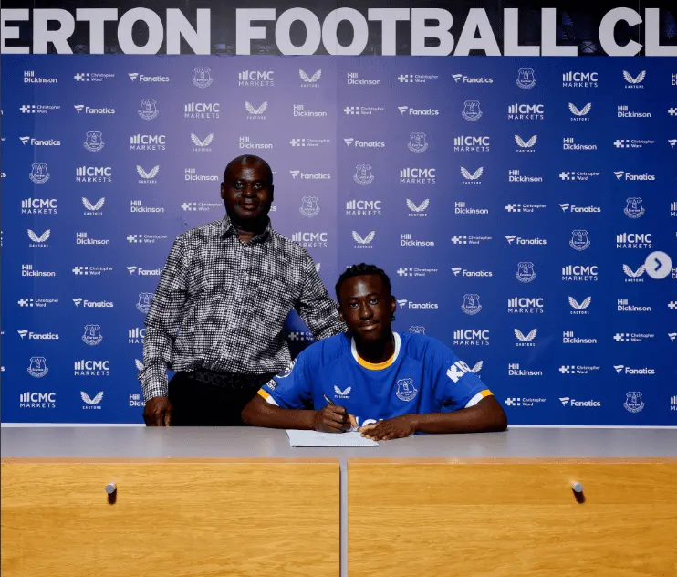 نادي Everton يوقع مع لاعب الوسط الغاني Melvin Matos بعقد احترافي