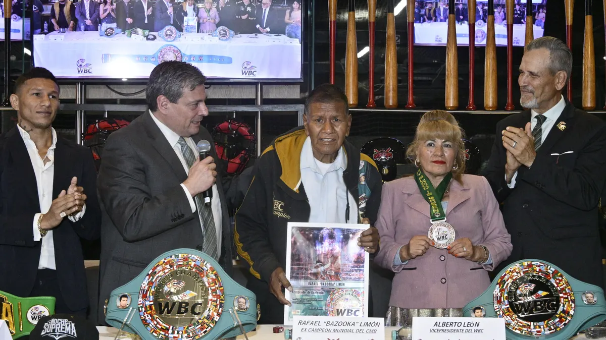 Le WBC rend hommage à Rafael Limón pour son courage, sa famille et son héritage dans la boxe