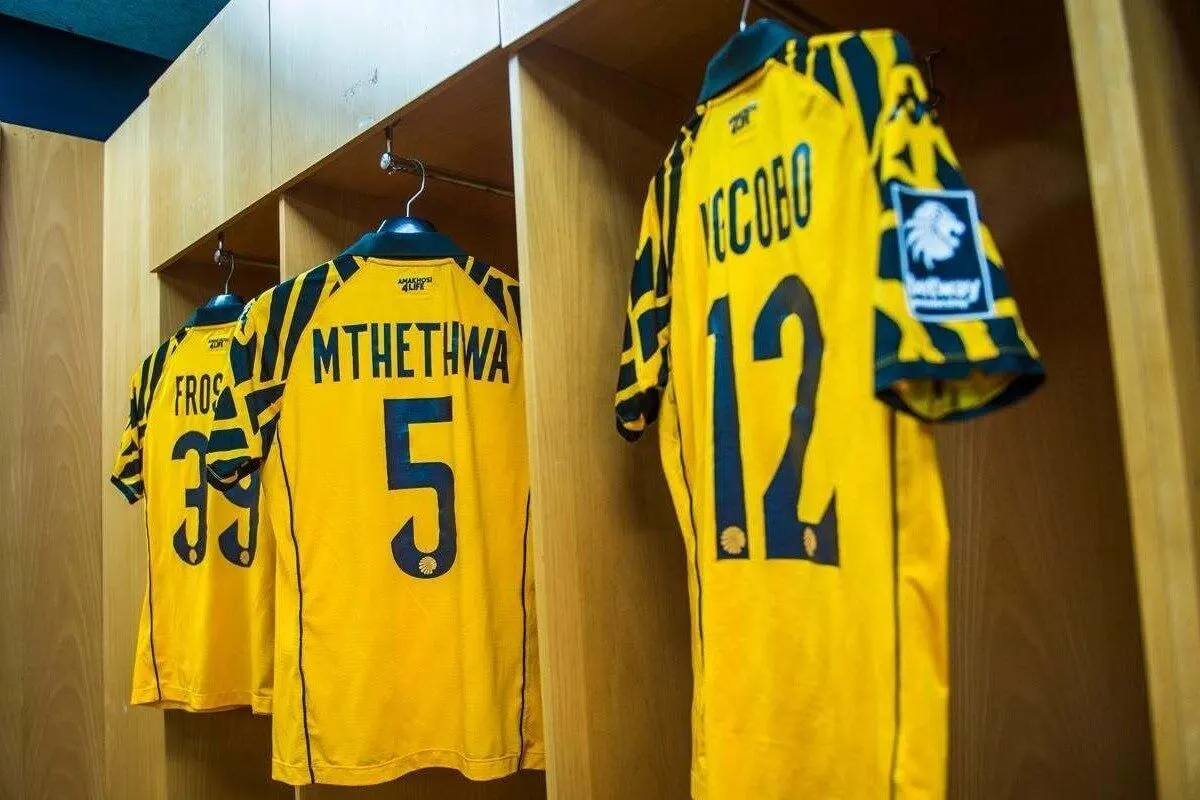 Ngcobo de Kaizer Chiefs de nouveau apte, mais son avenir reste incertain en PSL