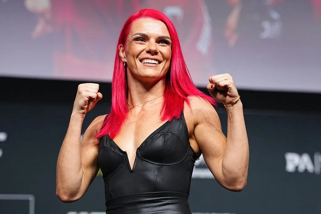 Gillian Robertson outsider face à Mackenzie Dern pour l'UFC 330