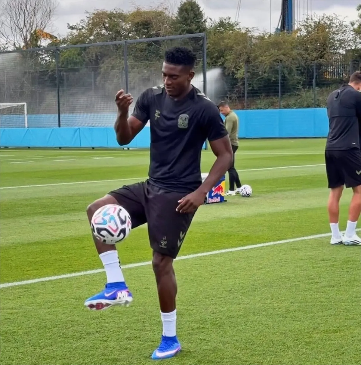 Lampard soutient Awoniyi pour briller à Coventry City après son départ de Forest