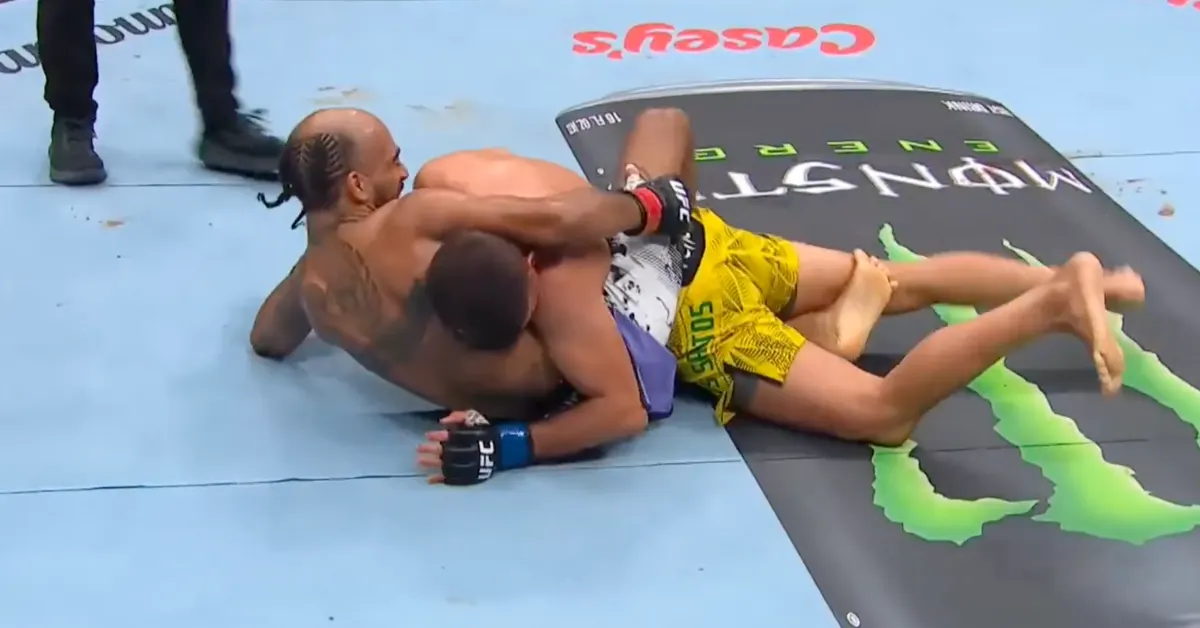 Charles Johnson Submits Chapolin With Scottish Twister at UFC 330