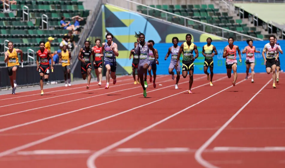 Les Britanniques battent un record de 26 ans pour l'argent du 4x100m en Oregon