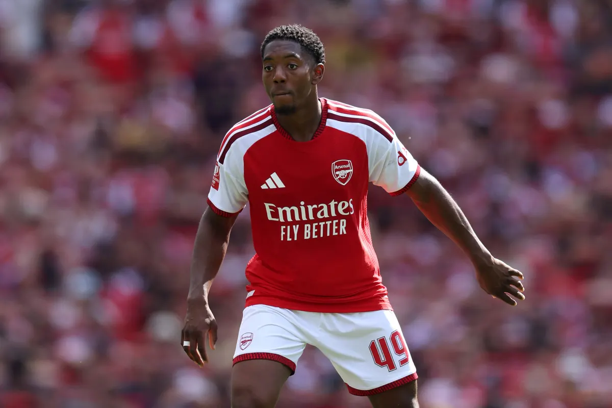 Chelsea a l'opportunité de recruter le jeune talent d'Arsenal Myles Lewis-Skelly