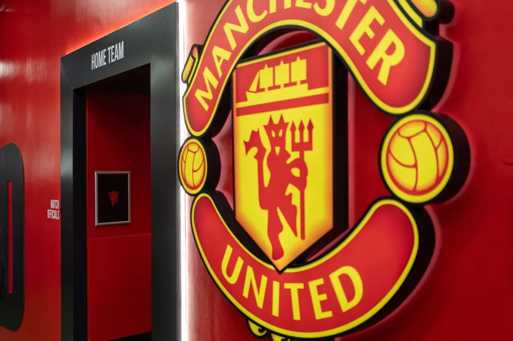 ليكو يعرب عن فخره باهتمام Manchester United بضم Seys