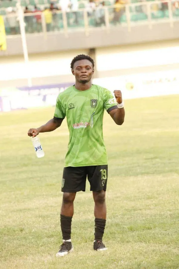 Basake Holy Stars' Prince Tweneboah arrives in Egypt for transfer