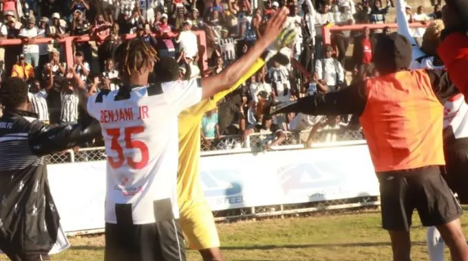 Dube encense Benjani Junior après la victoire 3-2 de Highlanders en Chibuku Super Cup