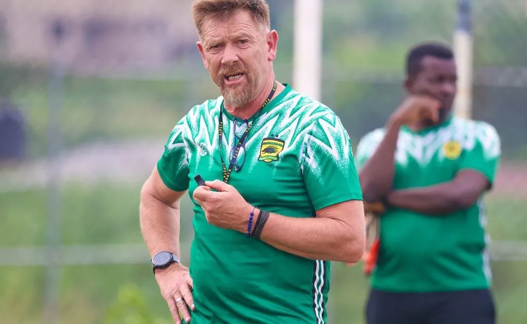 Eric Tinkler relève le défi de la reconstruction de Kotoko avant 2026/27
