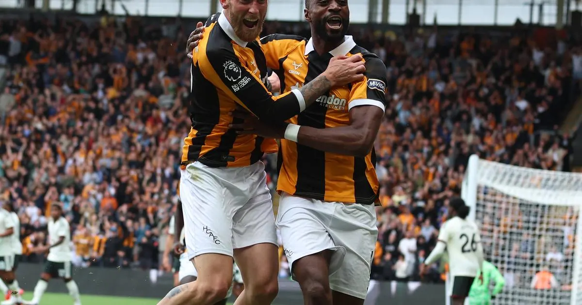 Hull City beat Man United as Ajayi puts Red Devils under pressure