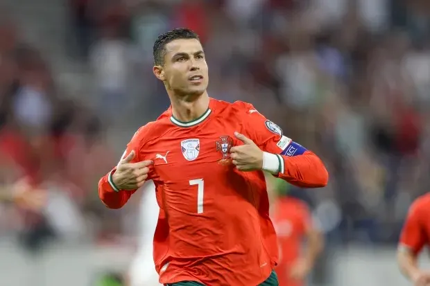 كريستيانو رونالدو يلمّح إلى أن موسم 2026/27 قد يكون الأخير في مسيرته الكروية
