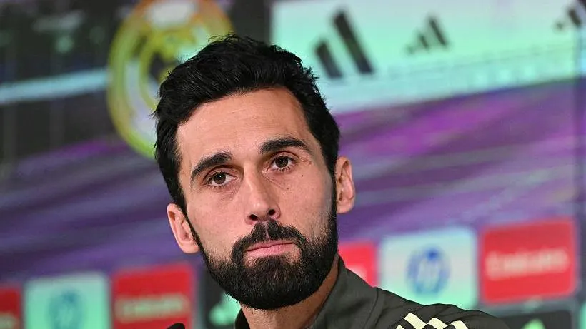 مدرب فولهام أربيلوا يدعم باسي ليصبح قائدًا في المستقبل بعد الفوز 1-0