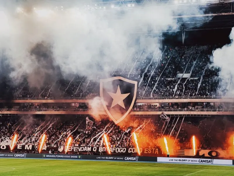 Botafogo licencie Franclim Carvalho avant le match contre Athletico-PR