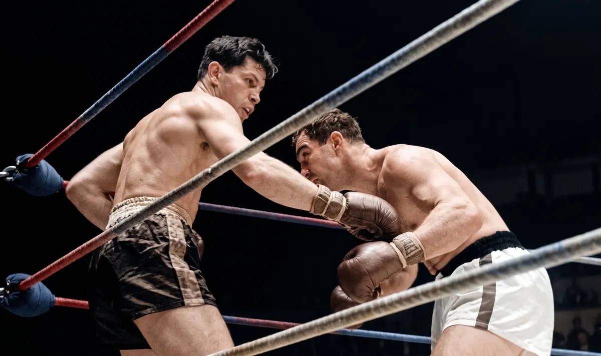 Rocky Marciano l'emporte par décision partagée face à Roland La Starza