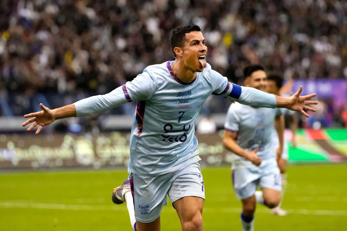 Infantino tells Ronaldo he is 23 goals from 1,000-career mark