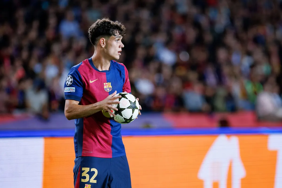 هيكتور فورت يسعى للانتقال إلى الدوري الإنجليزي الممتاز مع اقتراب رحيله عن برشلونة